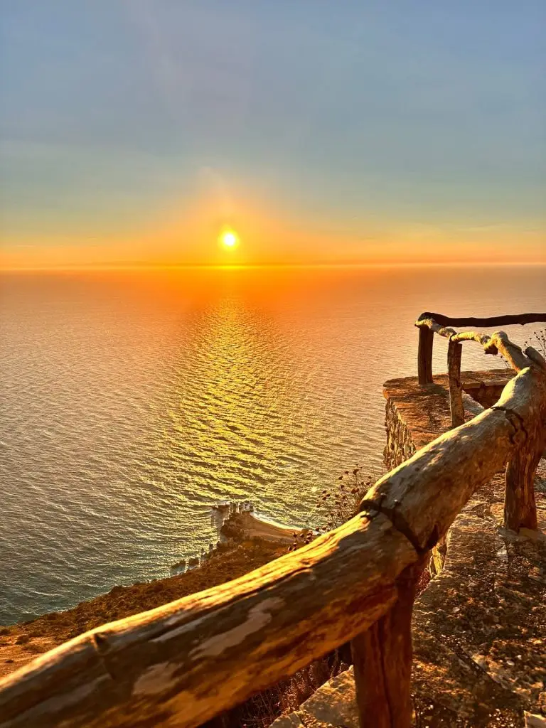 Weekend tramonto ad Othonoi in Grecia